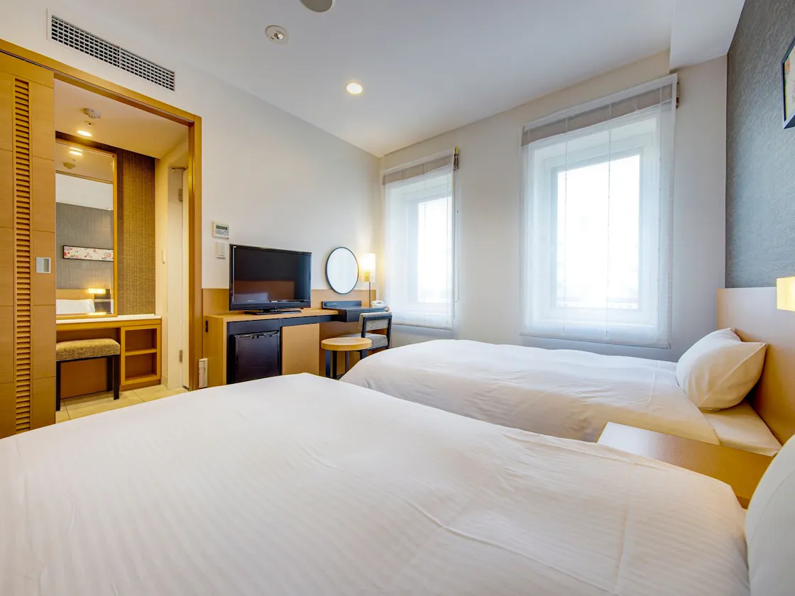 Compression Example Airplane Miyako City Kintetsu Kyoto Station (formerly Hotel Kintetsu Kyoto ...