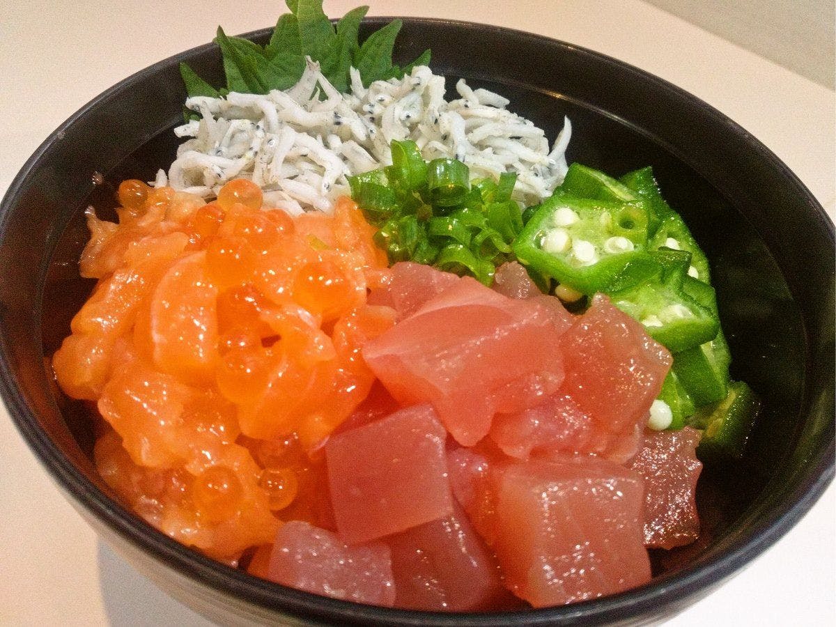 ◆ご当地メニュー【海鮮丼】