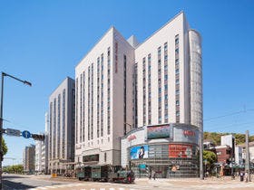 �y���Q��:���R�E����z���R���}REI�z�e��