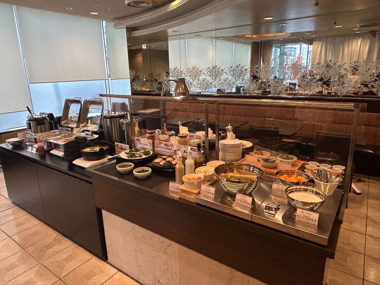 1F朝食会場 ビュッフェコーナー