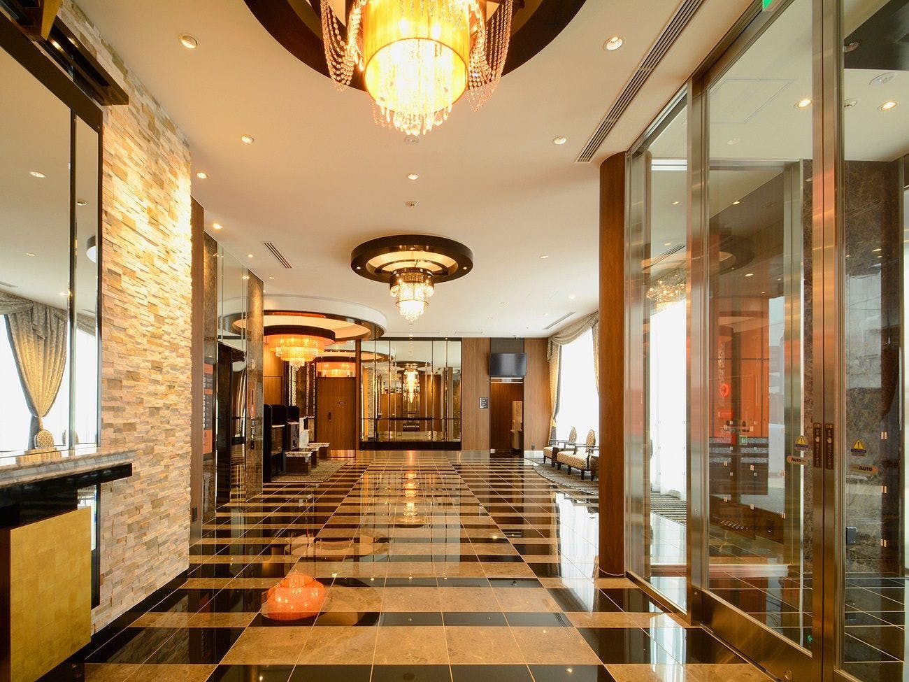 東棟　ロビー　玄関側から