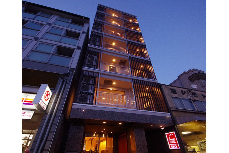 ホテル外観(夜)