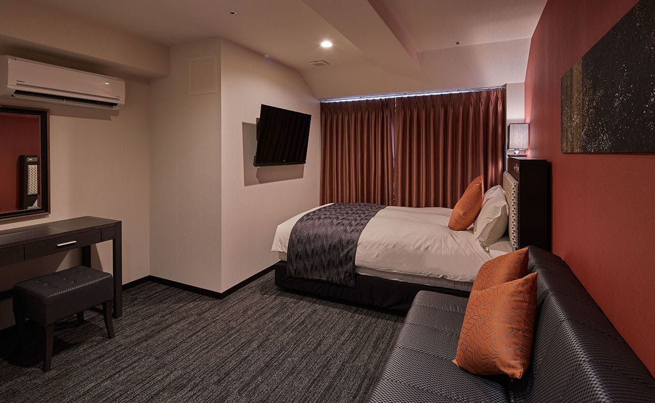 ◆ 高级双人房 / 约18平方米