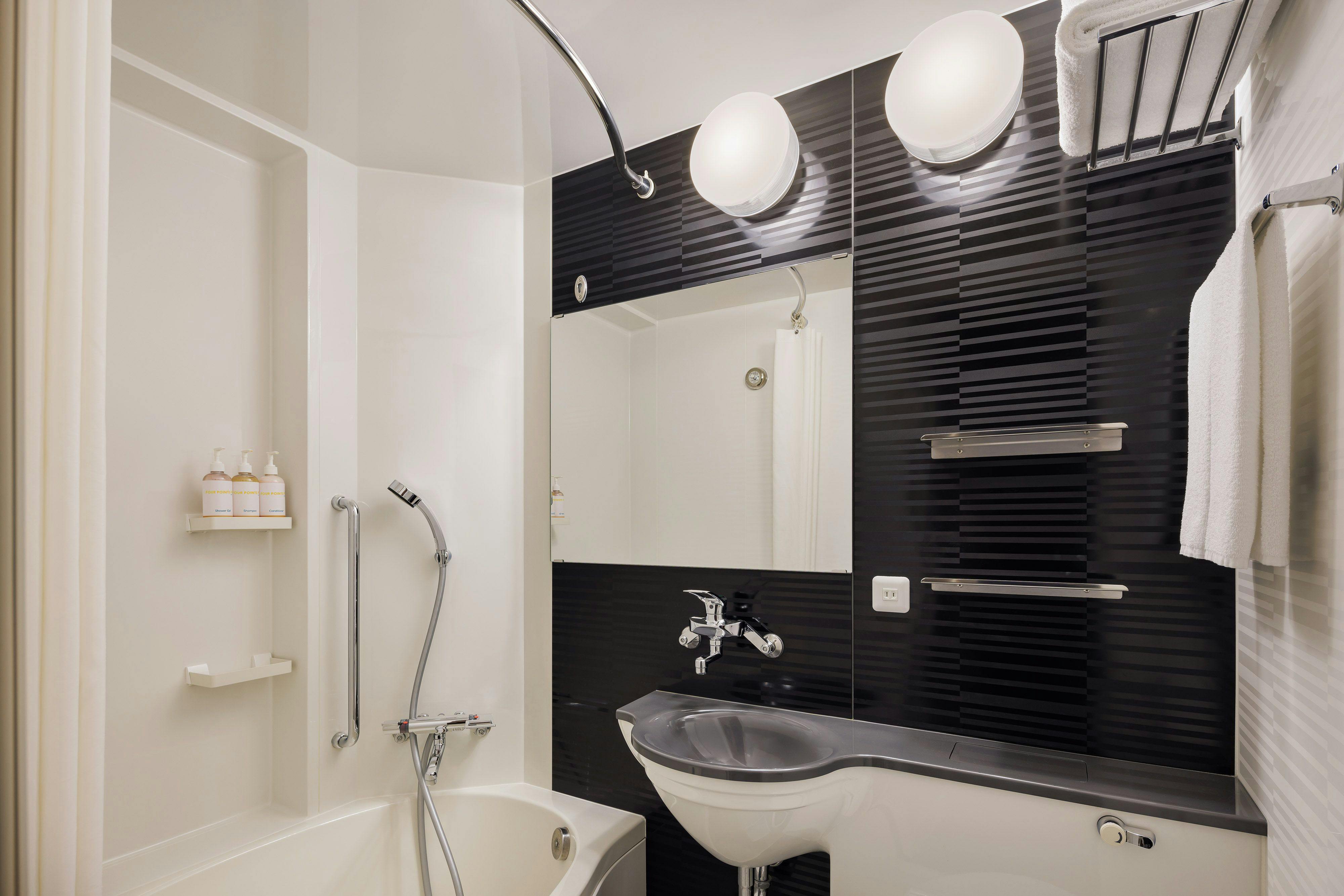 Kamar mandi (kamar semi-double)