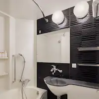 Kamar mandi (kamar semi-double)