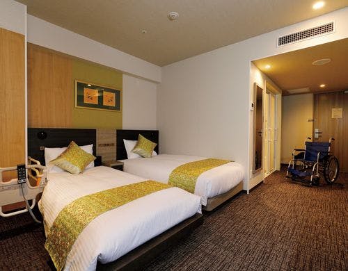 ユニバーサルツイン