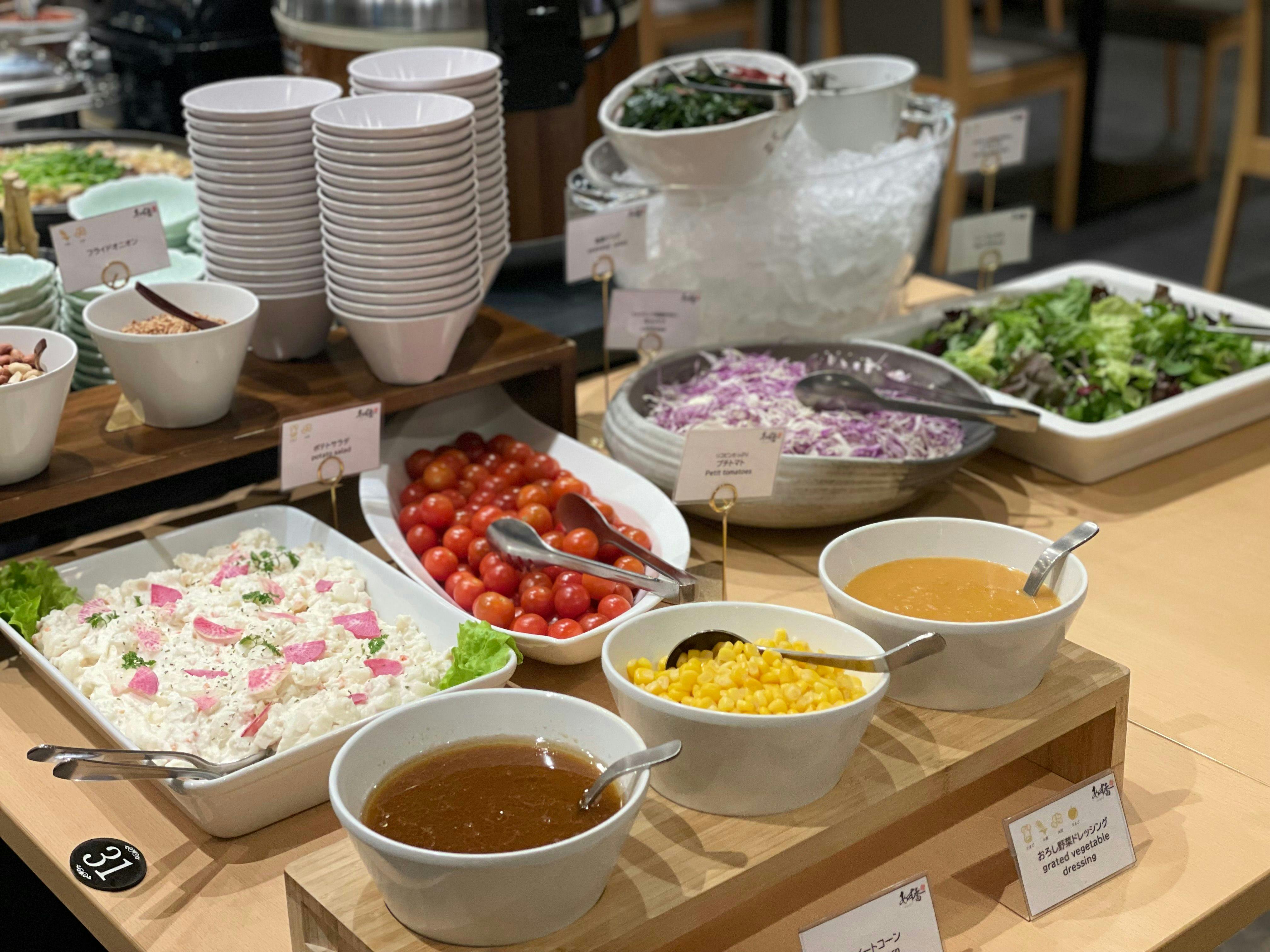 朝食イメージ（サラダコーナー）