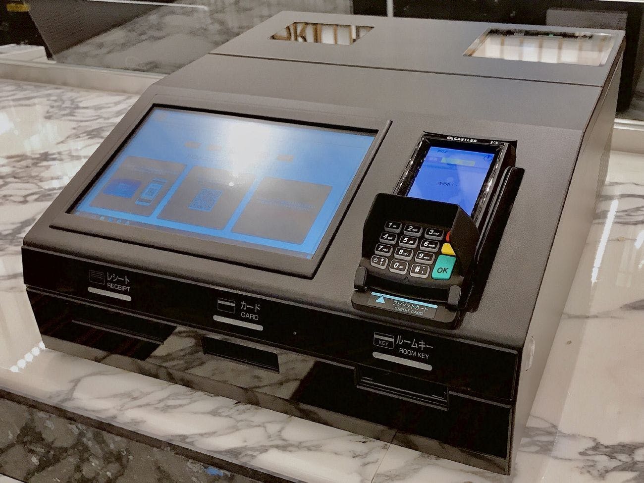 เครื่องเช็คอินบนโต๊ะ