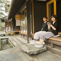 縁側でほっこり“ヘナ足湯”でデトックス