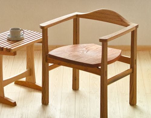 木工PEZ製の「アームチェア」