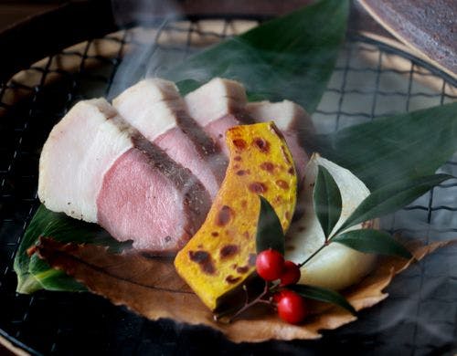 メイン料理は料理長のパフォーマンスも