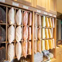 貼合頭部並助眠的可選枕頭