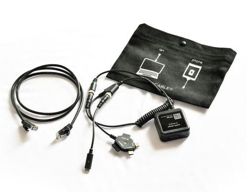 充電器・LANケーブル