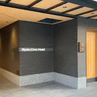 京阪「祇園四条」より徒歩5分と好立地です