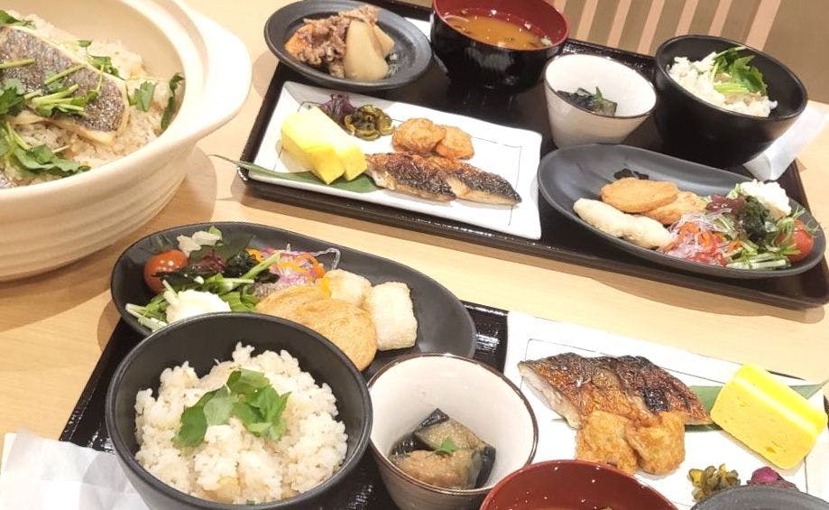 อาหารเช้าสไตล์ญี่ปุ่น