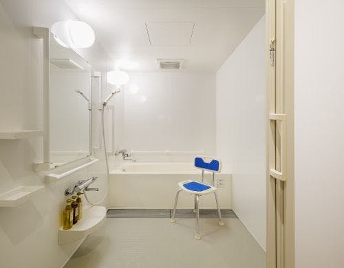 広々とした浴室