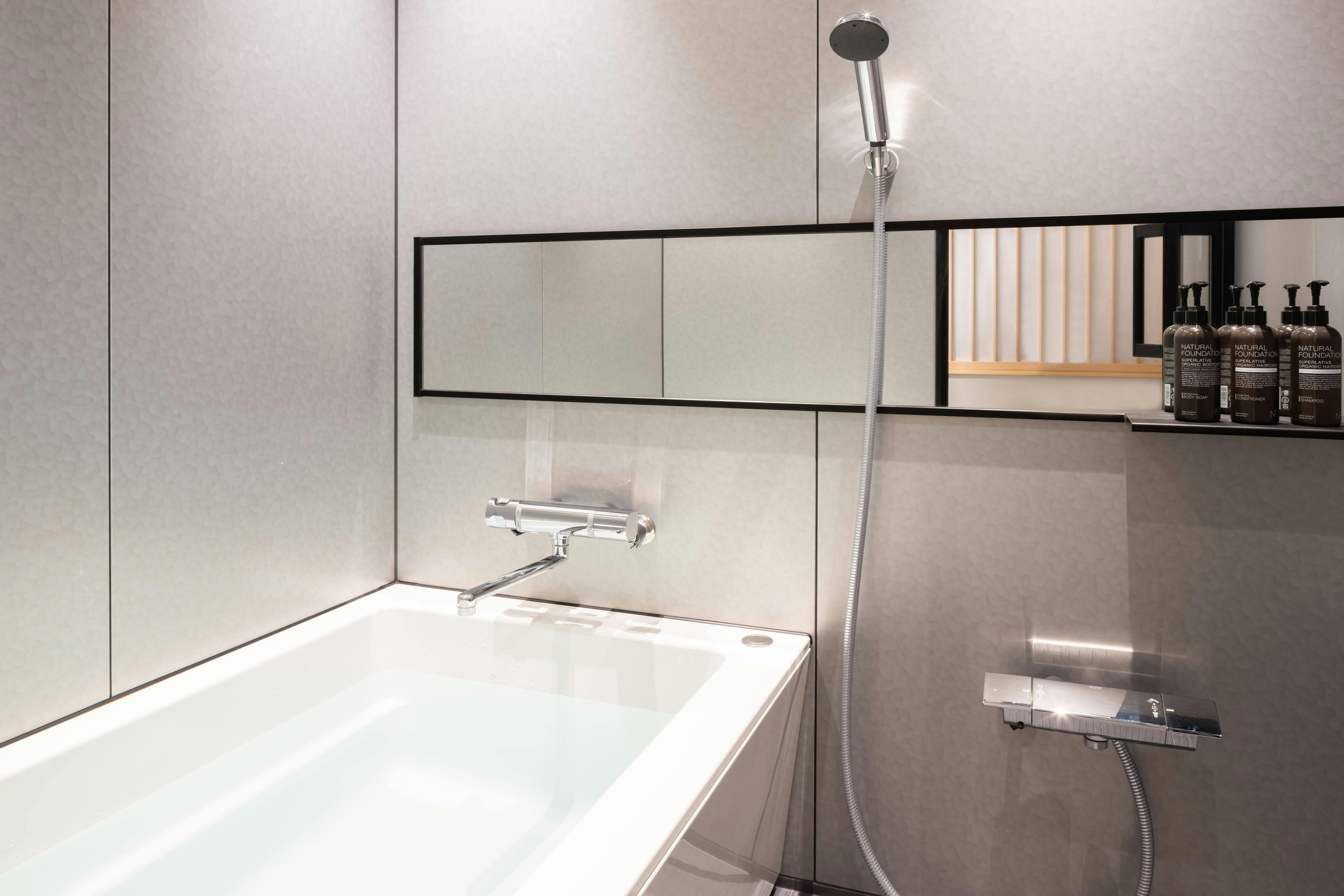 Bathroom (Junior Suite, Superior)