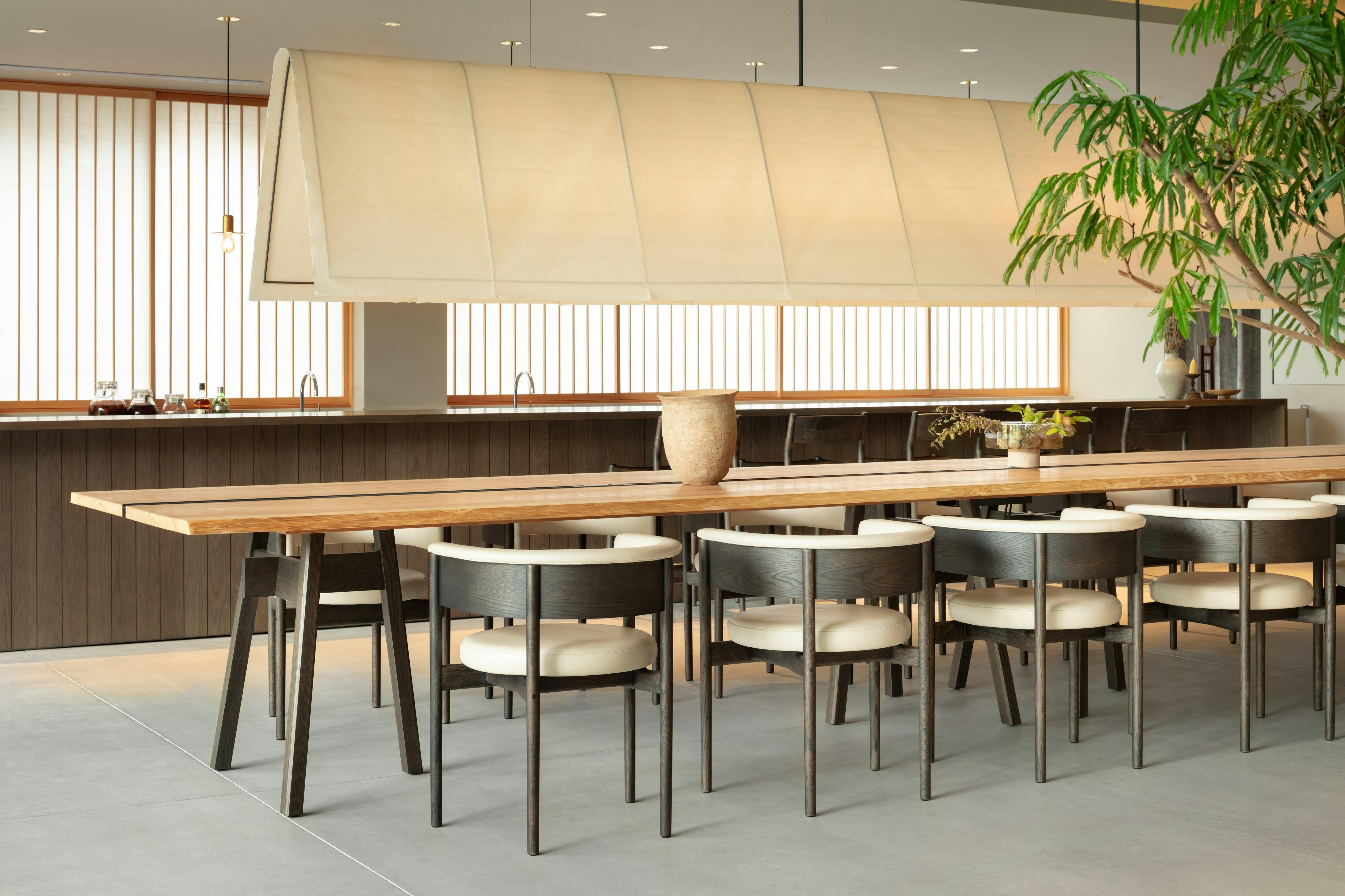 CAFE & BAR | Photo by Takumi Ota