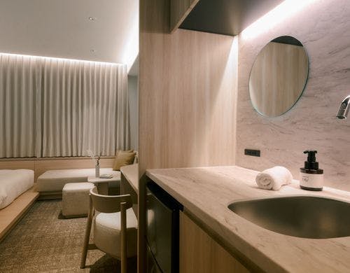 【クイーンツインシャワールーム】