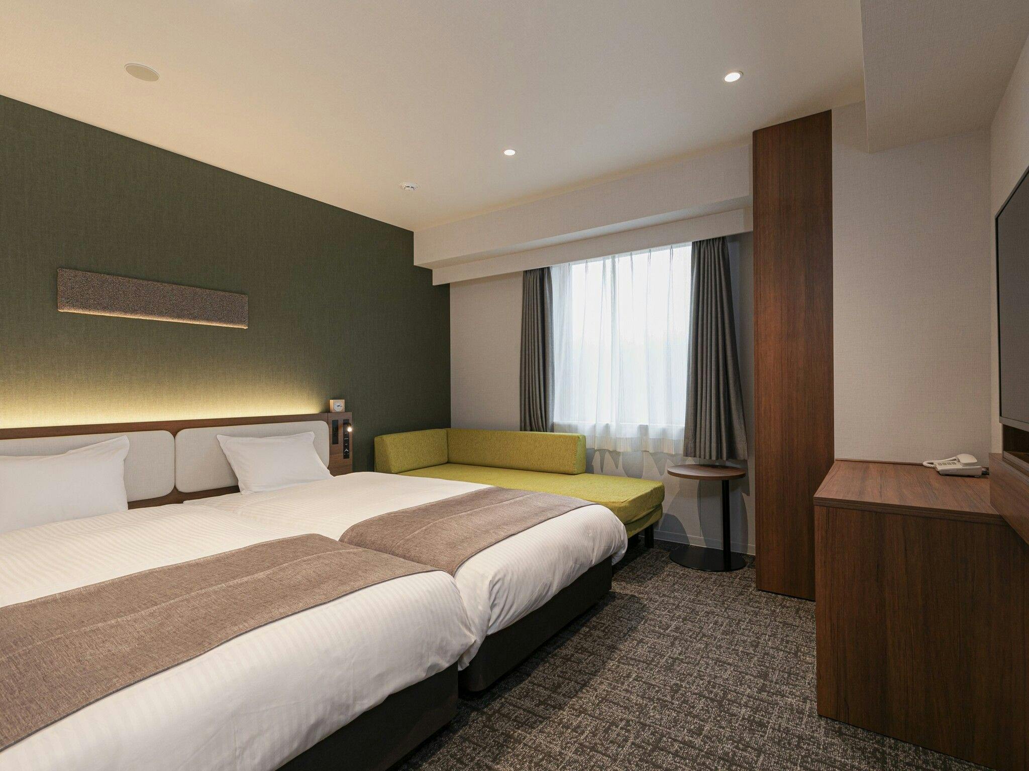 Kamar Triple