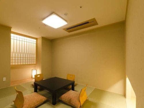 和洋室の洋室【ベッドルーム】です。