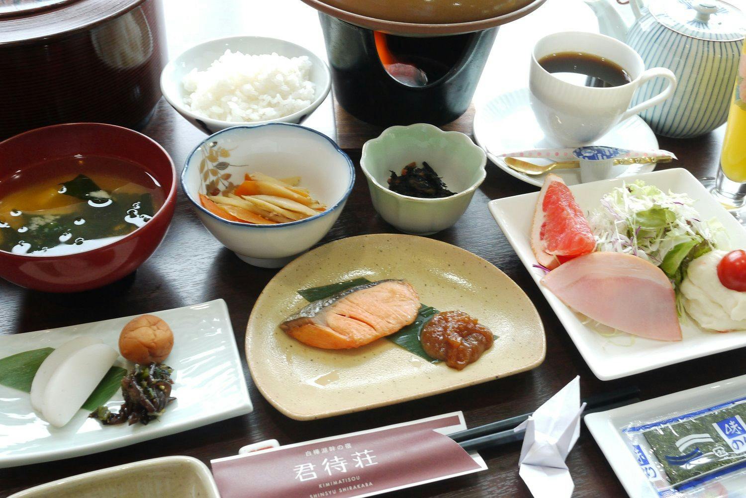 Kimimatsuso Inn by Lake Shirakaba