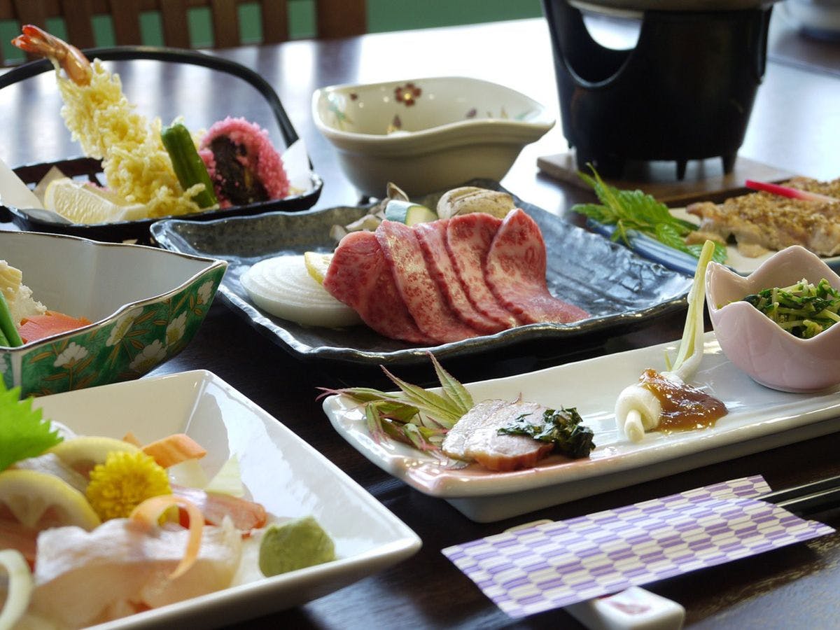 Kimimatsuso Inn by Lake Shirakaba