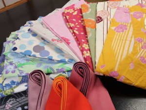 [สำหรับผู้หญิงเท่านั้น] ชุดยูกาตะสีสัน