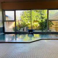 น้ำพุร้อนที่อบอุ่น