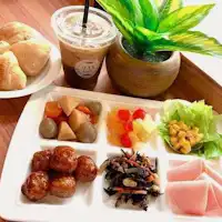 <กำลังให้บริการอาหารเช้าฟรี> ภาพอาหารเช้า