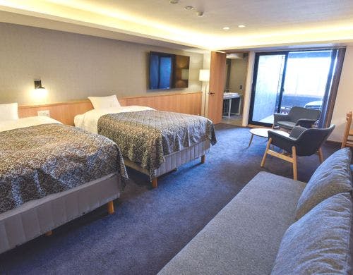 半露天風呂付洋室のお風呂です。