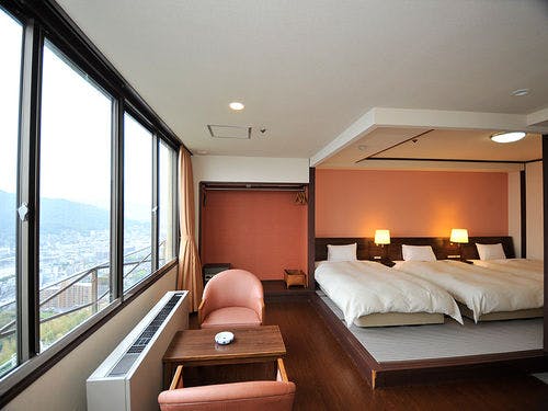 ■街側ラージトリプルルーム（一例）
