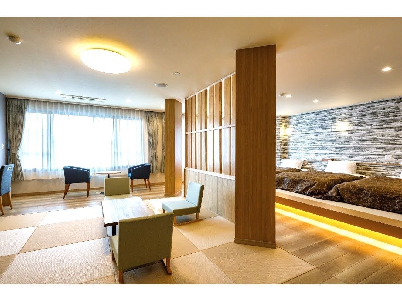 เซอรูเลียนสวีทแบบญี่ปุ่นและตะวันตก