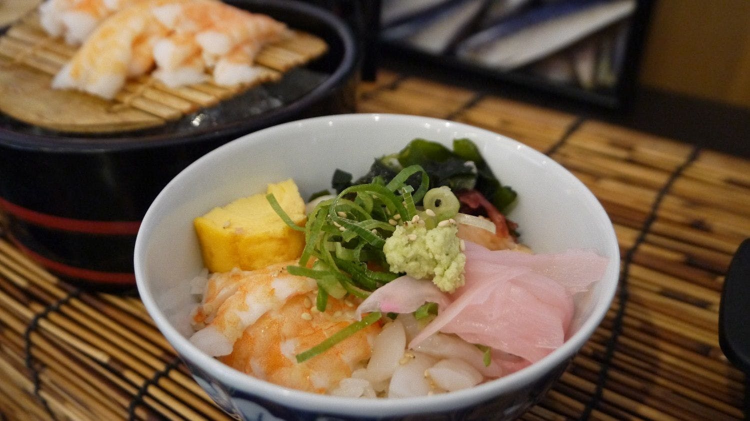 ข้าวหน้าทะเลแบบบริการตนเอง