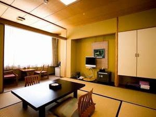 緑あふれる展望大浴場は朝風呂がおすすめ！