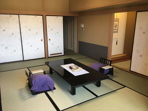 「最上階8F」二間・山々を望む特別室