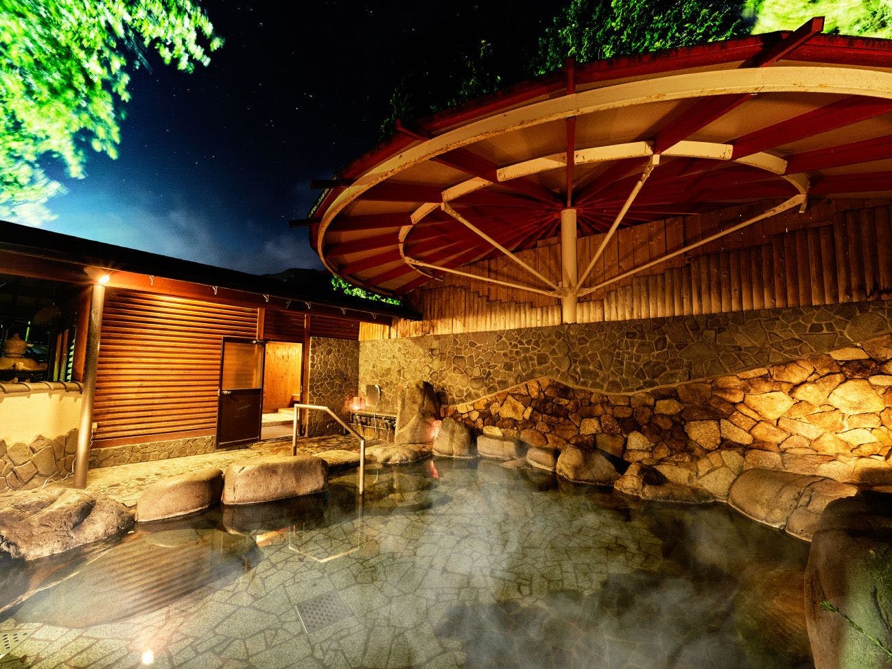 บ่อน้ำพุร้อนกลางแจ้ง