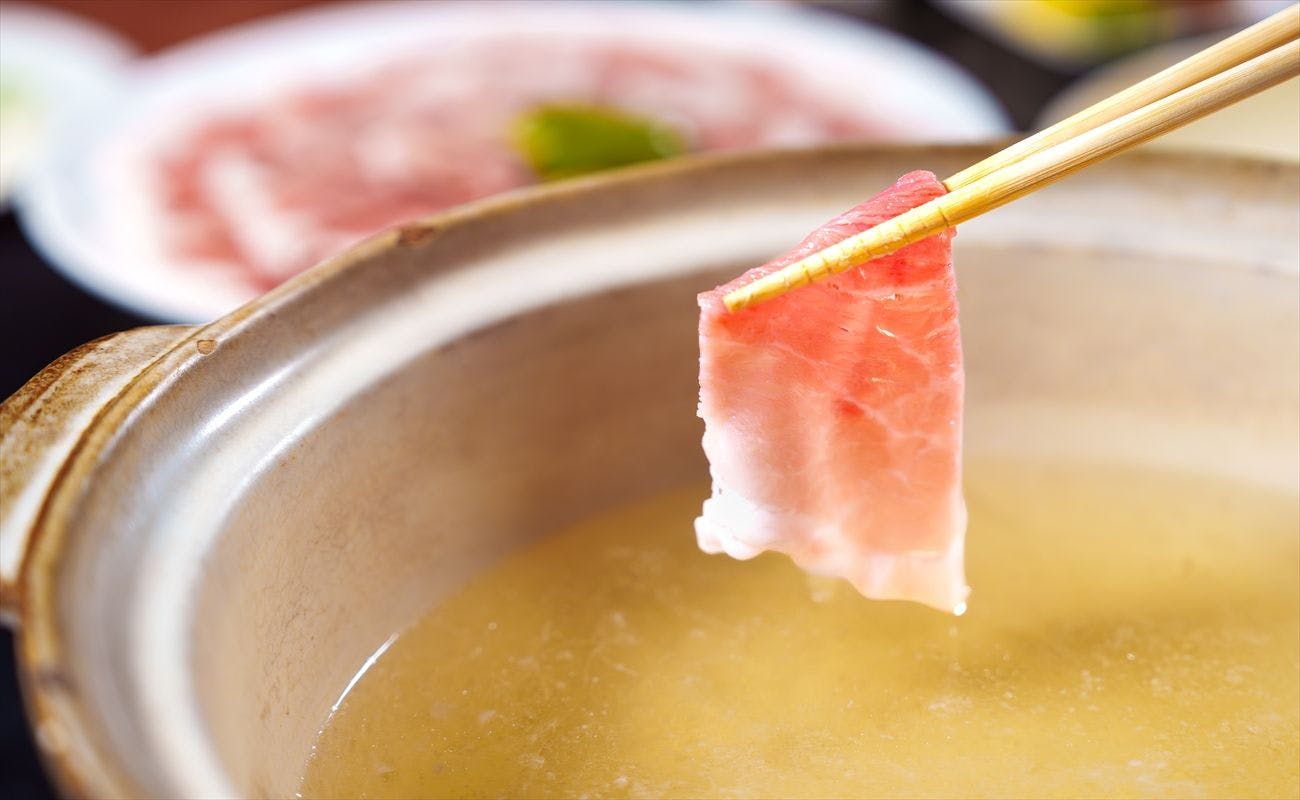 อาหารเย็น: ชาบูหมูอากู (Agu) เฉพาะช่วงเวลาจำกัดถึงวันที่ 31 สิงหาคมเท่านั้น