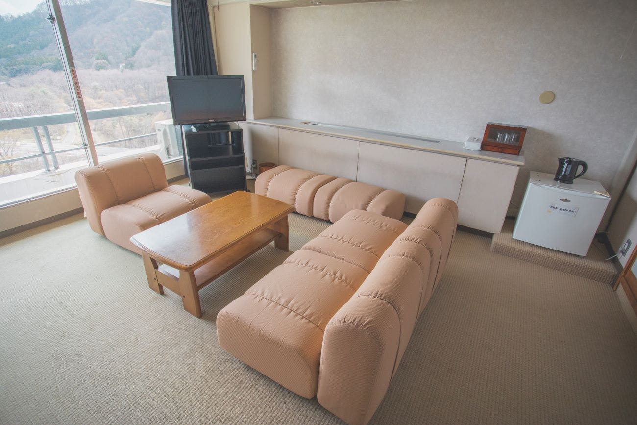 Sakunami Onsen La Raku Resort Hotel Green Green