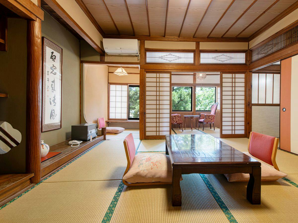 Unzen Iwaki Ryokan, Famous Hot Spring Inn