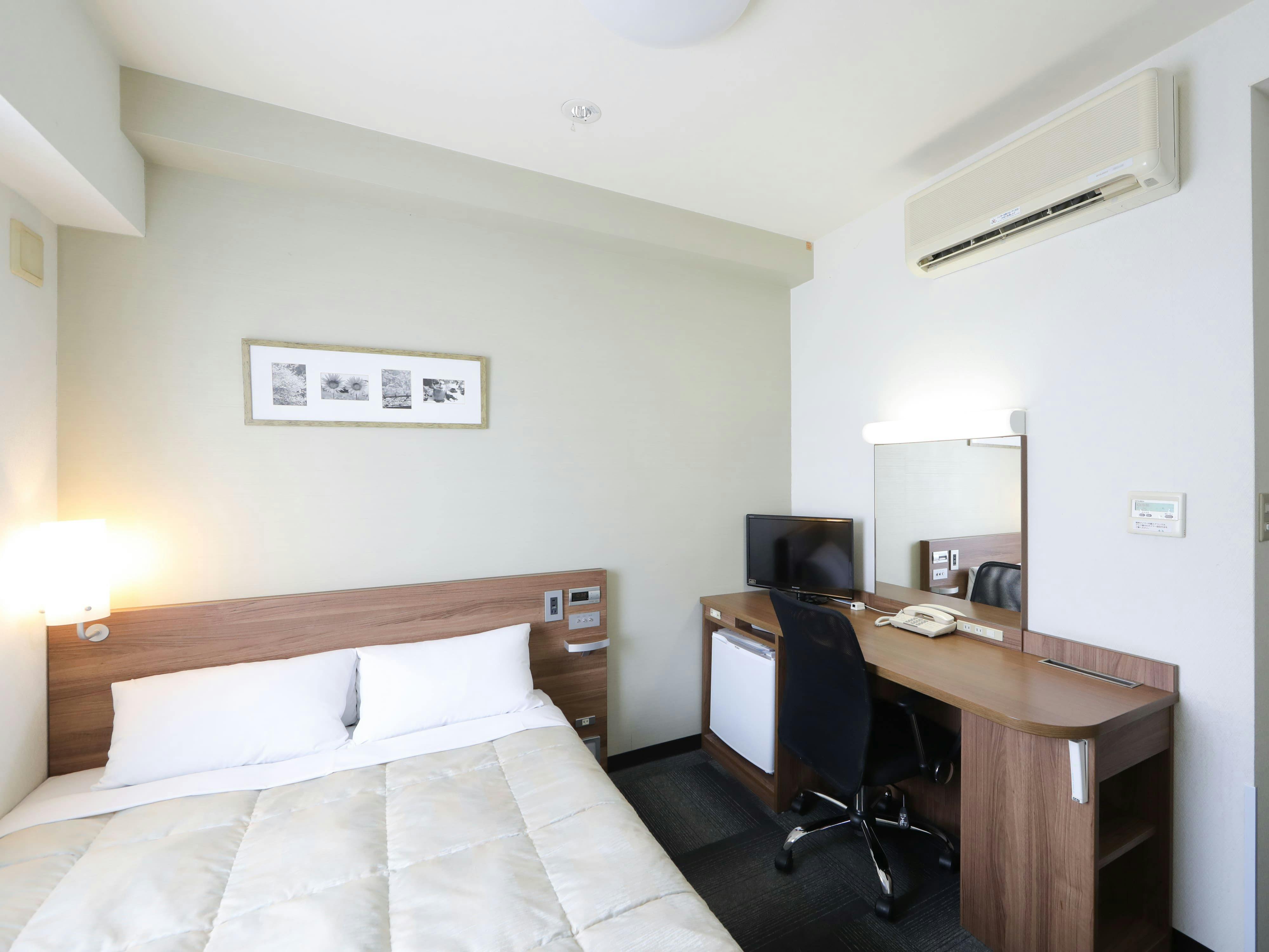 Hotel Econo Tsu Station Front