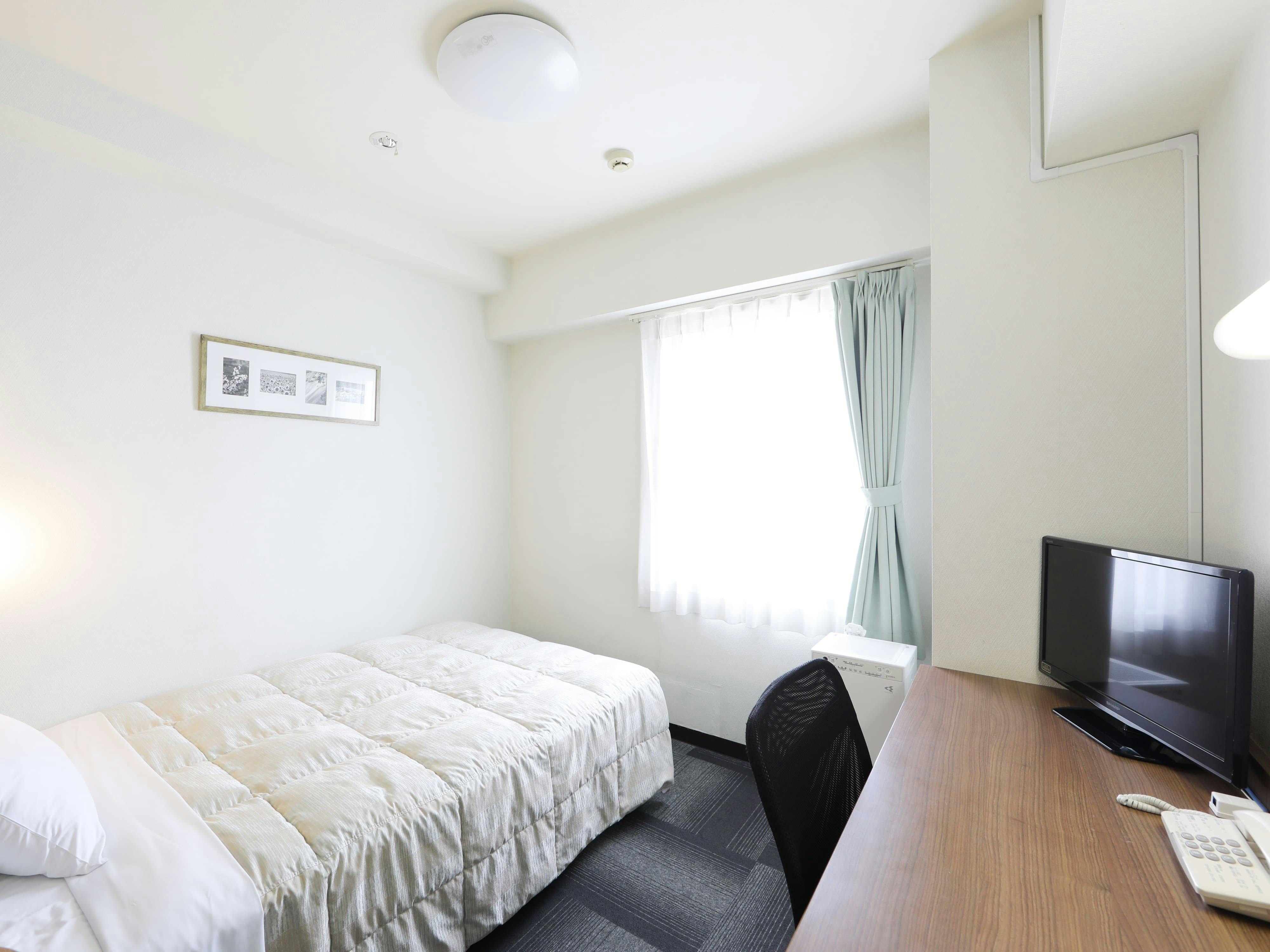 Hotel Econo Tsu Station Front