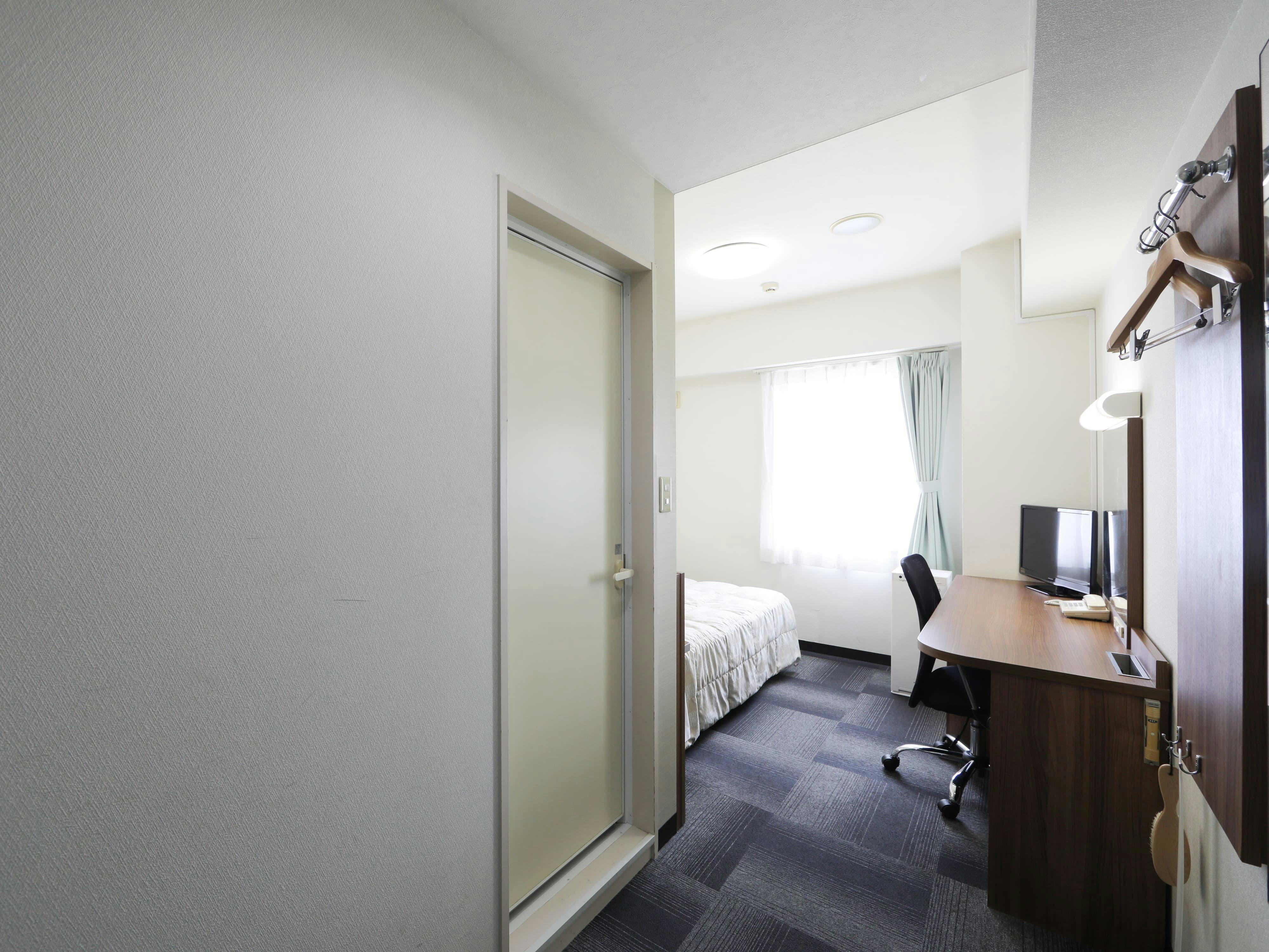 Hotel Econo Tsu Station Front