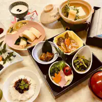 竹亭的早餐提供「日式定食」。