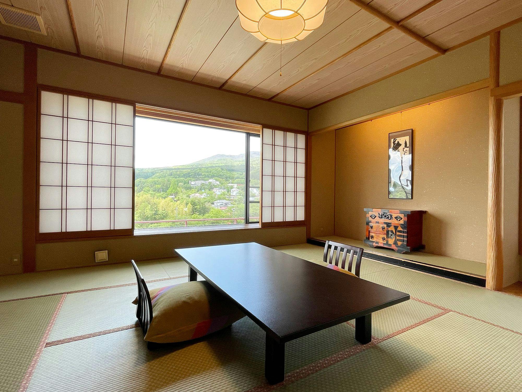 ห้องพิเศษริมสระ (12 เสื่อทาทามิ)