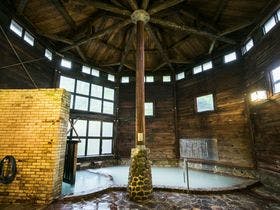 雲仙小地獄温泉　白濁源泉掛け流し美肌露天風呂　国民宿舎青雲荘