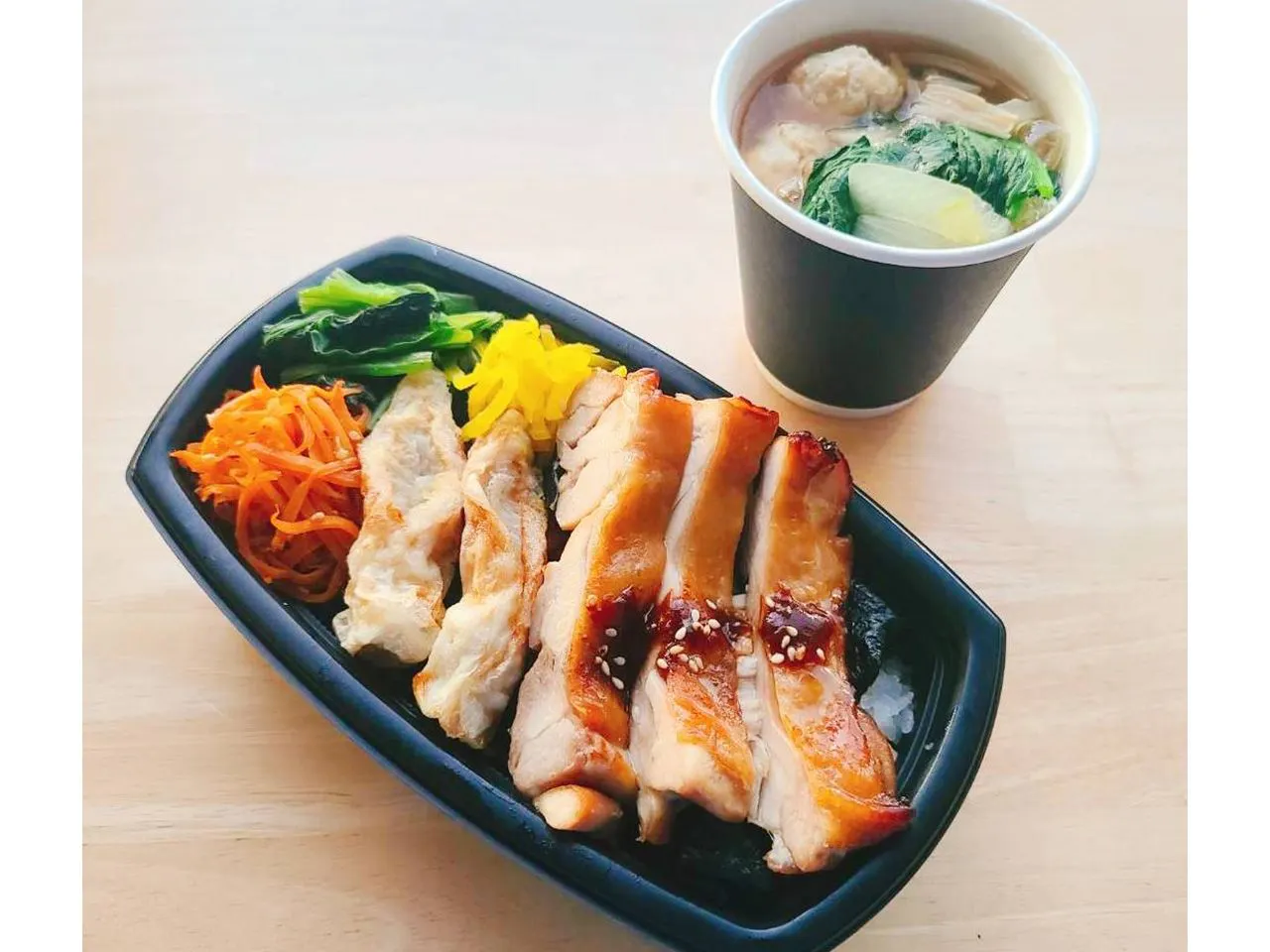 เบนโตะไก่เทอริยากิสูตรพิเศษของโรงแรมซาบาเอะ ไดอิจ