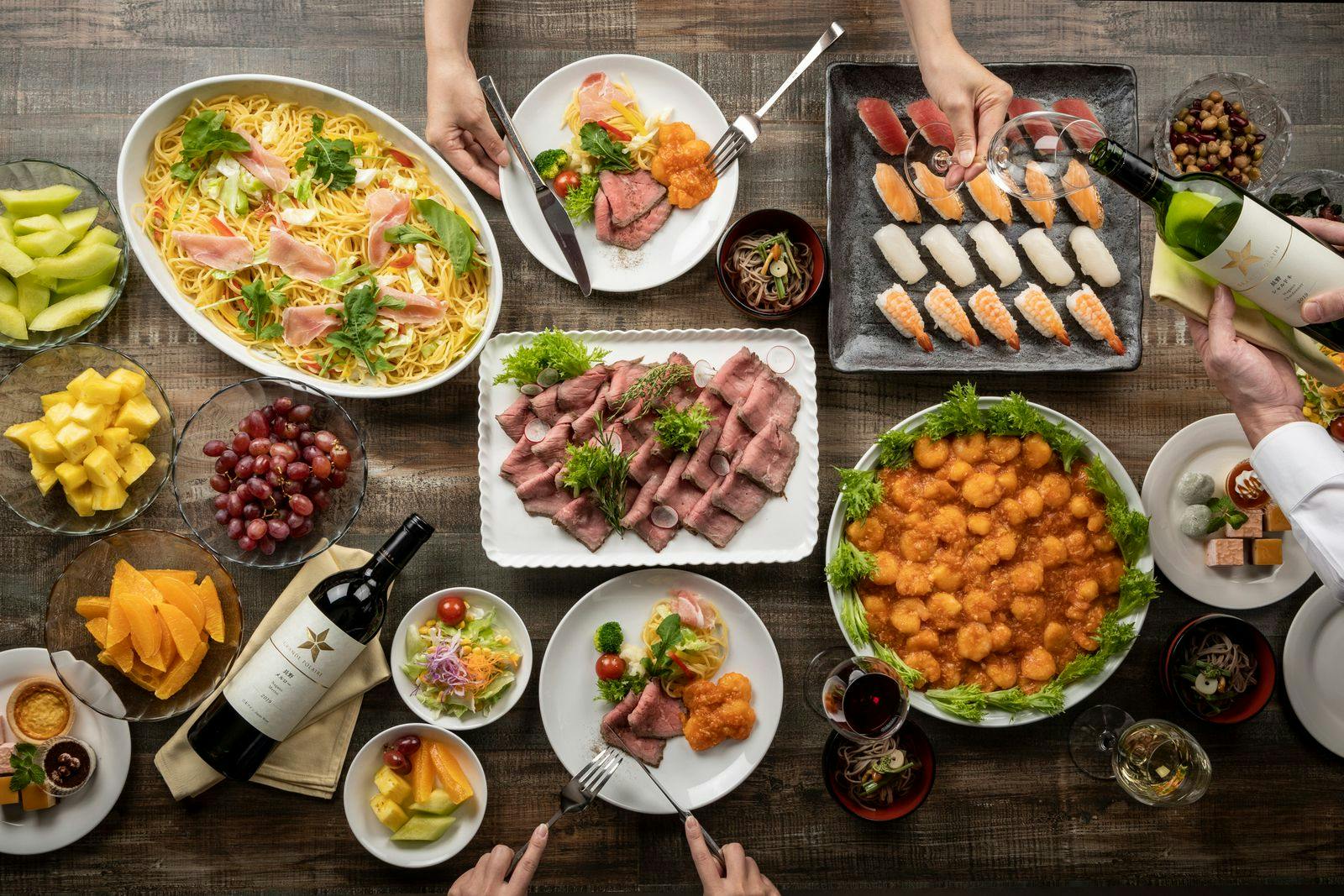 บุฟเฟ่ต์อาหารเย็น (ภาพ)