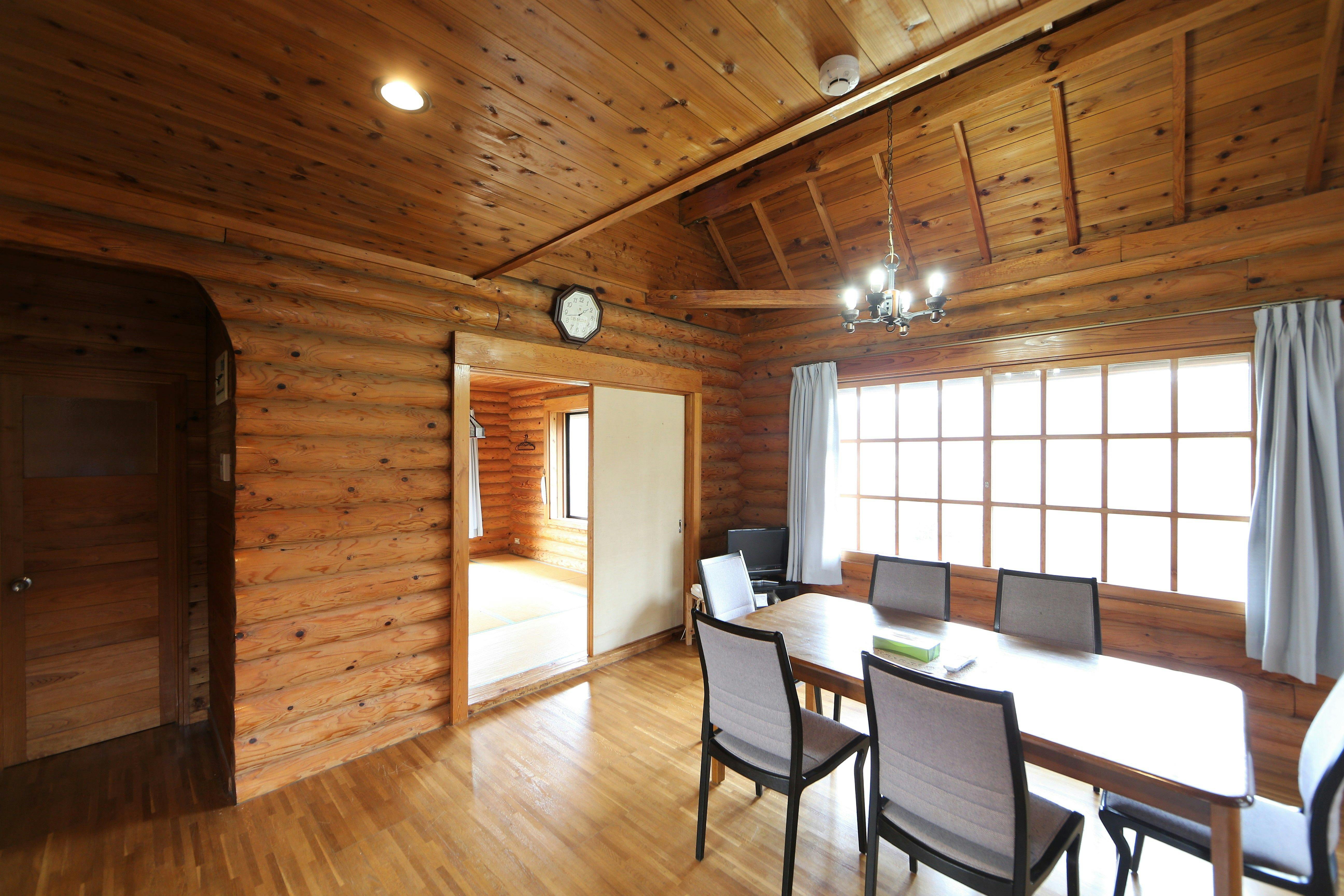 Log House ST, ห้องนั่งเล่นชั้น 1