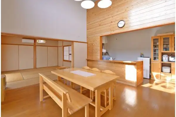 ห้องนั่งเล่นชั้น 1 ของคอทเทจ